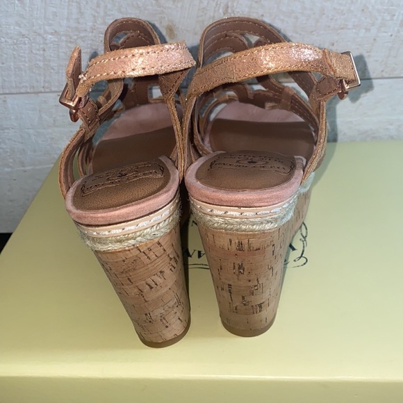 NEW LUCKY BRAND Rose Gold Keena Suede Wedge Sandal - Picture 5 of 7
